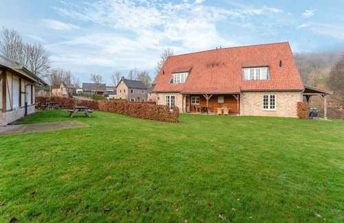 Slenaken Apartamento | Pleasant villa in Slenaken with Garden