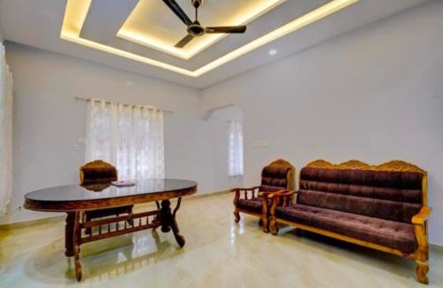 Aluva Apartamento | Pleasant Villa, near Pulinchode Metro Station, Aluva