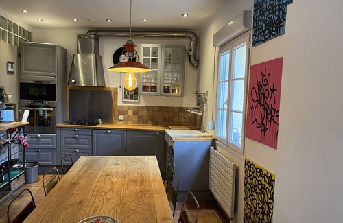 Bonneveine Casa | Pleasant village house garden, bbc game room - 5' from beach + Housework free