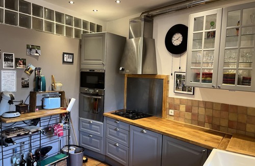 Bonneveine Casa | Pleasant village house garden, bbc game room - 5' from beach + Housework free