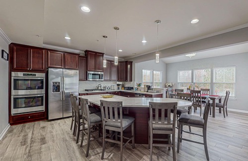 Waldorf Casa | Pleasant White Plains home with in-home gym, game tables, & jetted tub