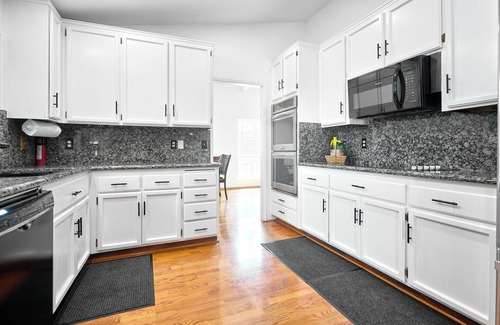 Pleasanton Casa | Pleasanton Gem: Entire House 4 Beds/Bonus RM! Convenient to BART & Shopping!