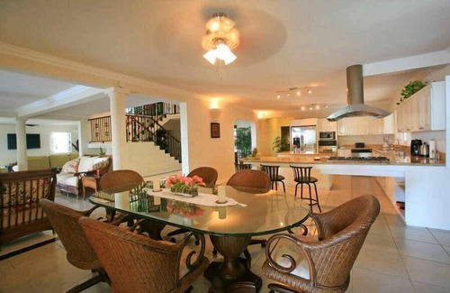 Marigot Bay Villa | Camina hasta el pintoresco pueblo de Marigot Bay, cerca de la playa, cocina 3x / semana incluida, aire acondicionado, wifi gratis