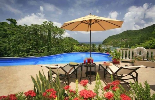 Marigot Bay Villa | Camina hasta el pintoresco pueblo de Marigot Bay, cerca de la playa, cocina 3x / semana incluida, aire acondicionado, wifi gratis