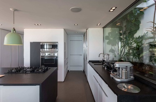 Morne de Depoudre Villa | Villa contemporánea con piscina pequeña y piscina infinita, sala de ejercicios totalmente equipada