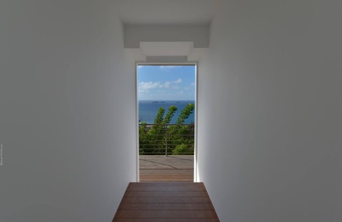 Terre Neuve Villa | Piscina climatizada de borde infinito y jacuzzi grande, sala de medios, sistema de entretenimiento, wifi gratuito