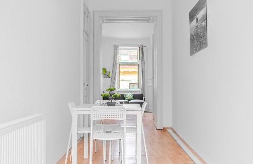 Wahring Apartamento | Pleasing 2BR Apt. AKH-Perfect for Groups