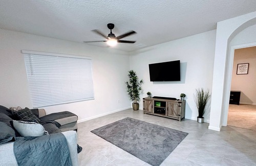 Port Malabar Casa | Pleasing Palm Bay Property 4B/2B