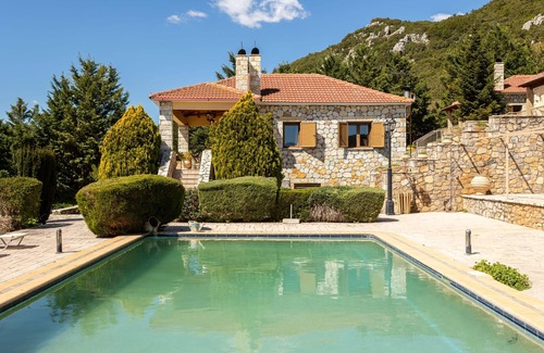 Kylini Apartamento | Pleiades Jewel Meropi - Corinthos Pool Bliss