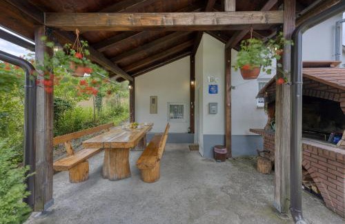 Vrelo Korenicko Casa | Plitvice Lakes House By The Creek - Happy Rentals