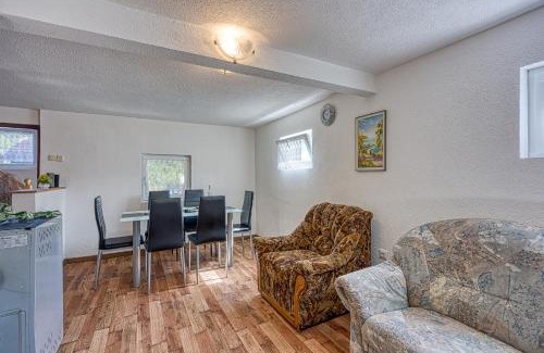 Vrelo Korenicko Casa | Plitvice Lakes House By The Creek - Happy Rentals