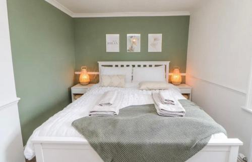 How Casa | Ploughmans Cottage