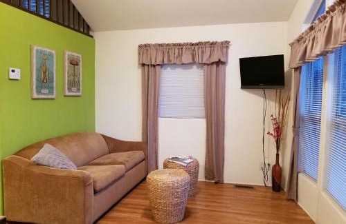 Fredericksburg Cabina | Plum Cabin