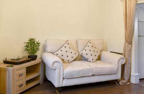 Castle Cary Casa | Plum Cottage