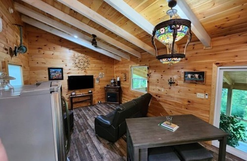 Frenchburg Cabina | Plum Crazy Cabin Red River Gorge