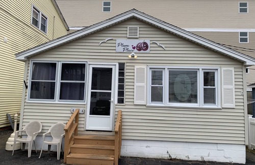 Hampton Cabaña | Plum Place - Dog Friendly, Steps from the beach