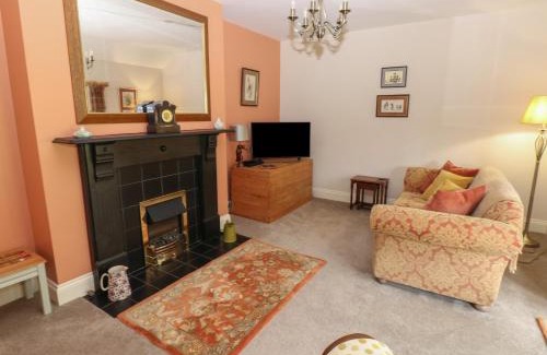 Castleton Casa | Plum Tree Cottage