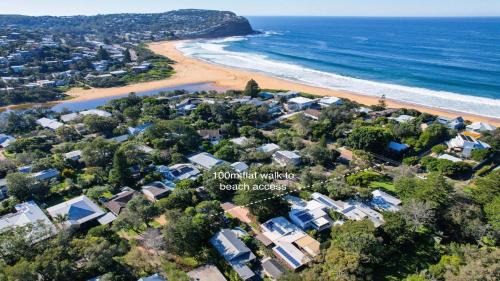 Macmasters Beach Casa | Plunge Pool and Flat 100m Walk To Beach