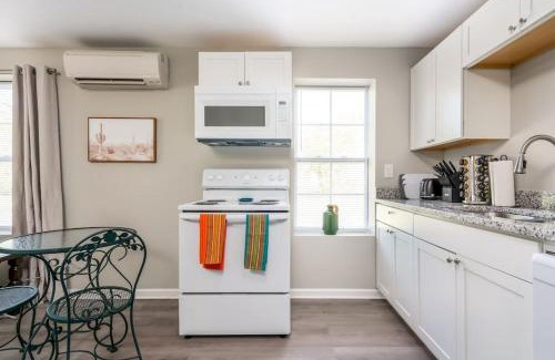 Columbia Apartamento | Plush 1 bed APT near Five Points! Bring your pets!