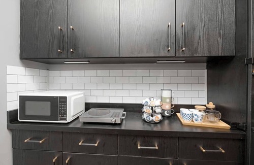 Jacksonville Casa | Plush 2 Bed Getaway w/ 100" Projector & Sectional