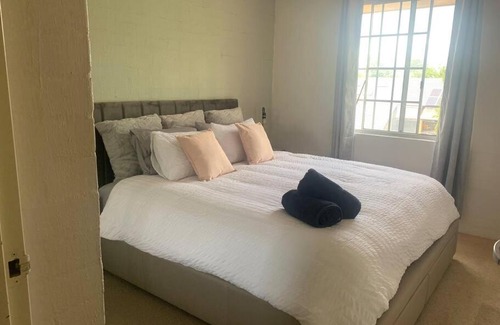 Kingston Apartamento | Plush 2 bedroom apartment Kingston