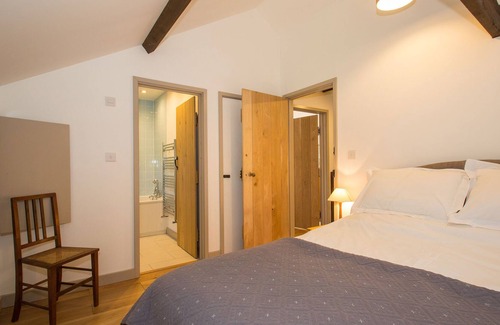 Tavistock Casa | Plush Holiday Home in Tavistock with Garden near Swim Centre