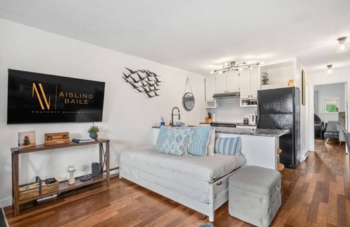 East Kootenay Apartamento | ⭐Plush⭐| Indoor Pool | Hot Tub | Beach | Tennis