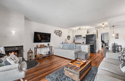 East Kootenay Apartamento | ⭐Plush⭐| Indoor Pool | Hot Tub | Beach | Tennis