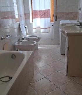 Pivarada Apartamento | PM 3 Via Sebastiano Satta
