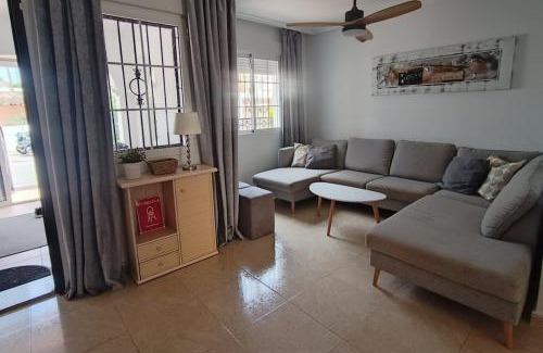 Torrevieja Apartamento | PMT03 - Charming Townhouse with communal pool