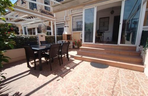 Torrevieja Apartamento | PMT03 - Charming Townhouse with communal pool
