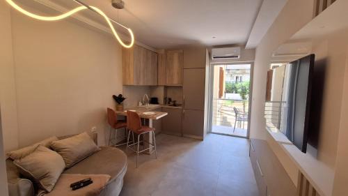 Kalamata Apartamento | Pnoé, by Miorah Selections