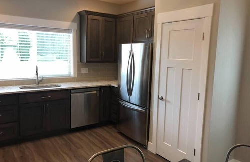 Sedro-Woolley Condominio | Nueva casa de pueblo moderna totalmente amueblada