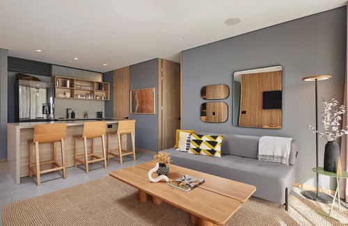 Las Lomas I Apartamento | Poblado - 2 BR - Private Hot Tub & Balcony - AC - 300mb - Wake 616!