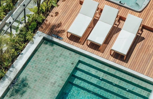 Las Lomas I Apartamento | Poblado - 2 BR - Private Hot Tub & Balcony - AC - 300mb - Wake 616!