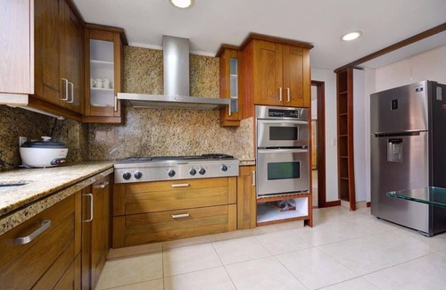 El Castillo Casa | POBLADO LUX JACUZZI VILLA