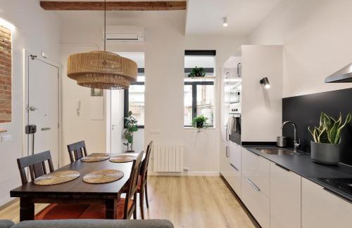 El Poble-sec Apartamento | Poble Sec Charming Apartment