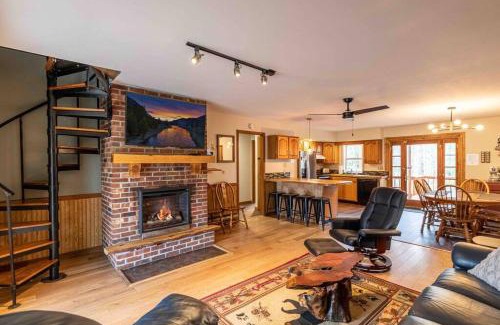 Albrightsville Chalet De Esquí | Pocono Chalet - Hot Tub - Game Room