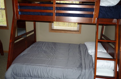 Briar Crest Woods Chalet De Esquí | CHALET POCONO DUERME 10 CERCA DE BIG BOULDER-POCONO RACEWAY Y TODAS LAS COSAS POCONO