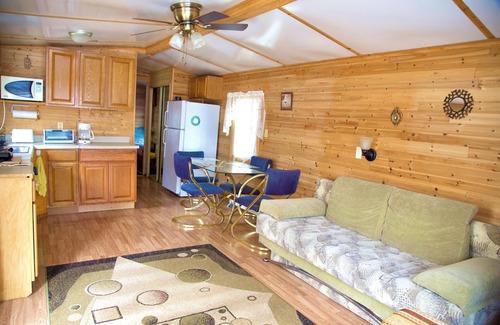 Gouldsboro Cabina | Pocono Comfortable 2Bedroom Stay