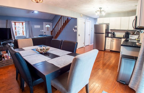 Tobyhanna Chalet De Esquí | Pocono Dog Friendly Home, Deck, Yard & Fire Pit