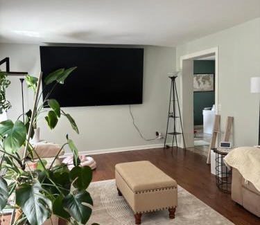 East Stroudsburg Casa | Pocono Hideaway,Big Screen TV, Crisp Air & Autumn Fun