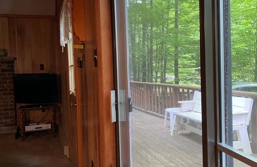 Thornhurst Casa | Pocono retreat, arrowhead lake beautiful chalet