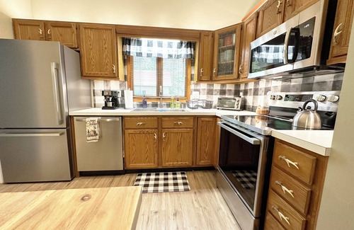 Hamlin Casa | Poconos Award-Winning Gold Star Resort!! - Huge Bar, Arcade, Game Room, Theater!