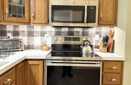 Hamlin Casa | Poconos Award-Winning Gold Star Resort!! - Huge Bar, Arcade, Game Room, Theater!