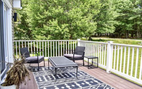 Albrightsville Casa | Poconos Chalet Hot Tub, Game Room, Sleeps 10