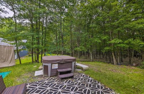 Albrightsville Casa | Poconos Family Retreat with Private Yard and Hot Tub!