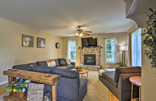 Pocono Summit Casa | Poconos Home with Lounge Less Than 5 Mi to Stillwater Lake!