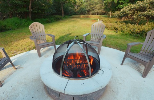 Tunkhannock Township Casa | Poconos Hot tub & Fire-Pit, Jacuzzi, 5 min to Lake - The Shyre House