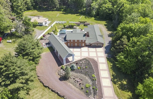 Blakeslee Casa | Mansión de lujo de Poconos en los verdes